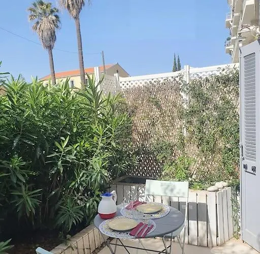 Cannes Californie, Winter Palace, A 2 Pas De La Rue D\'Antibes Et Des Plages De La Croisette