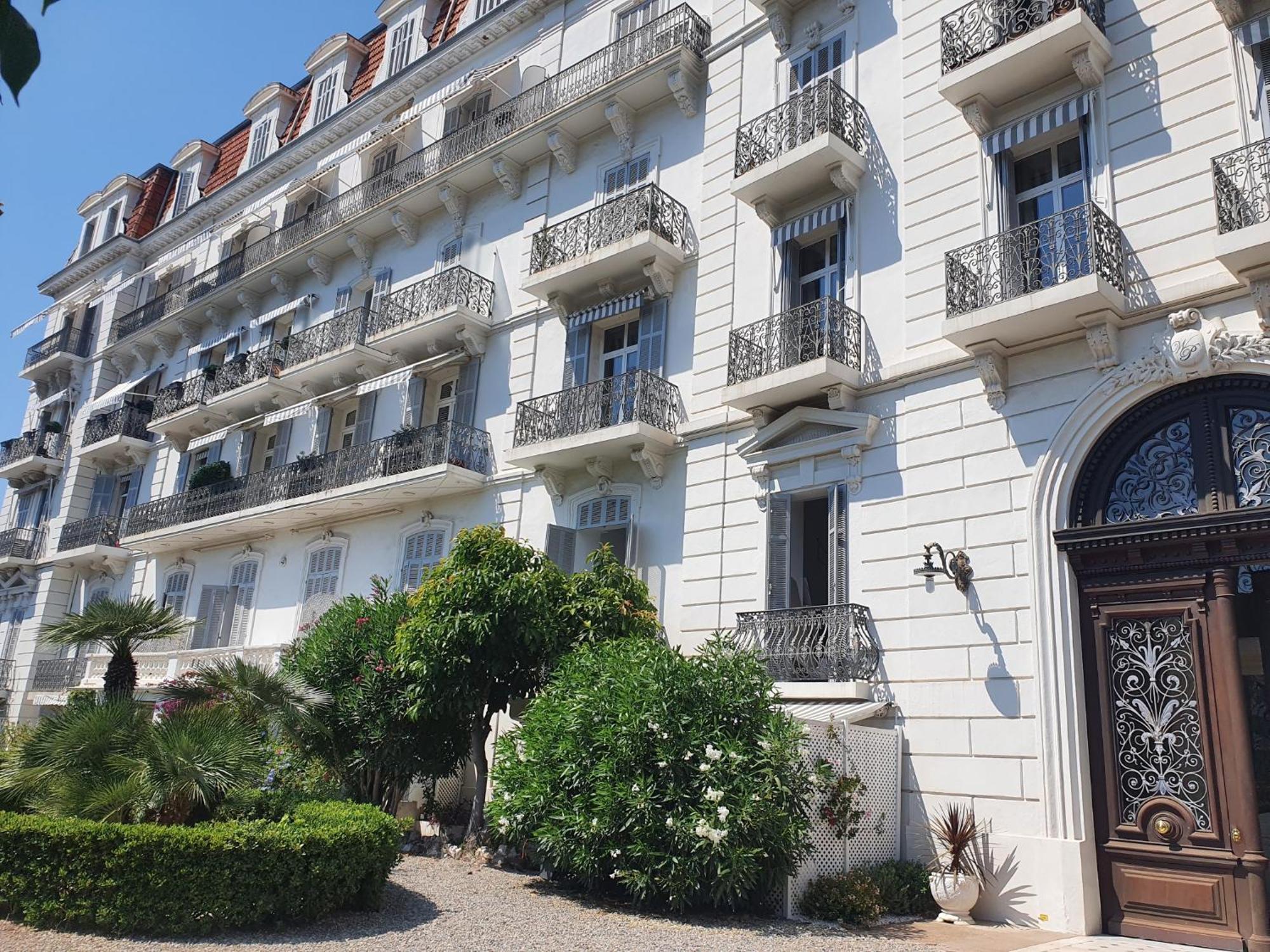 Californie, Winter Palace, A 2 Pas De La Rue D'antibes Et Des Plages De La Croisette Appartement